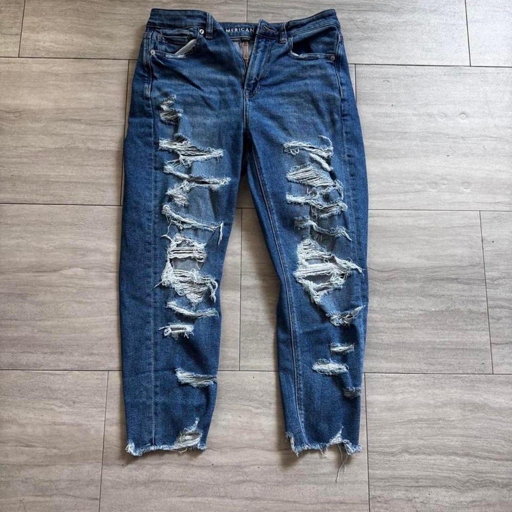 American Eagle Outfitters Distressed Denim Jeans Size 4 #distressed #denim sku16